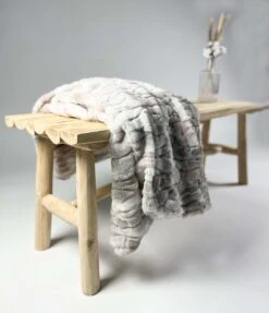 Dutch Decor - ROEL - Plaid Bontlook 130x170 Cm - Zand - Beige - Roze - Wit - Superzacht - Deken -Dutch Decor 1034x1200