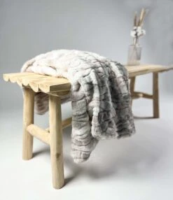 Dutch Decor - ROEL - Plaid Bontlook 130x170 Cm - Zand - Beige - Roze - Wit - Superzacht - Deken -Dutch Decor 1036x1200