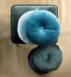 Dutch Decor - OLLY - Sierkussen Rond Velvet 40 Cm - Provincial Blue - Lichtblauw -Dutch Decor 1108x1200 1