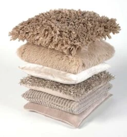 VELVET - Sierkussen 45x45 Cm - Zand - Beige - Effen - Inclusief Binnenvulling -Dutch Decor 1108x1200