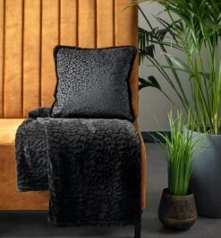 Dutch Decor - CHESTER - Plaid Van Fleece 150x200 Cm Raven - Zwart - Deken -Dutch Decor 1119x1200