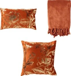 VOORDEELSET - Far Far Away - Sierkussens & Plaid - Avery 45x45 Cm - Ava 30x50 Cm - Florijn - Potters Clay - Set Van 3 Stuks - Far Far Away - Inclusief Binnenvulling