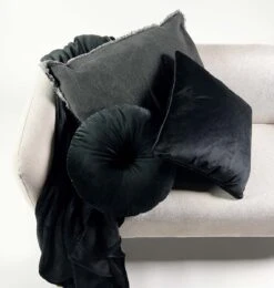 Dutch Decor - OLLY - Sierkussen Rond Velvet 40 Cm - Raven - Zwart -Dutch Decor 1138x1200