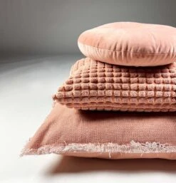 BURTO - Kussenhoes Van Gewassen Katoen Muted Clay 60x60 Cm - Roze - Exclusief Binnenkussen -Dutch Decor 1154x1200