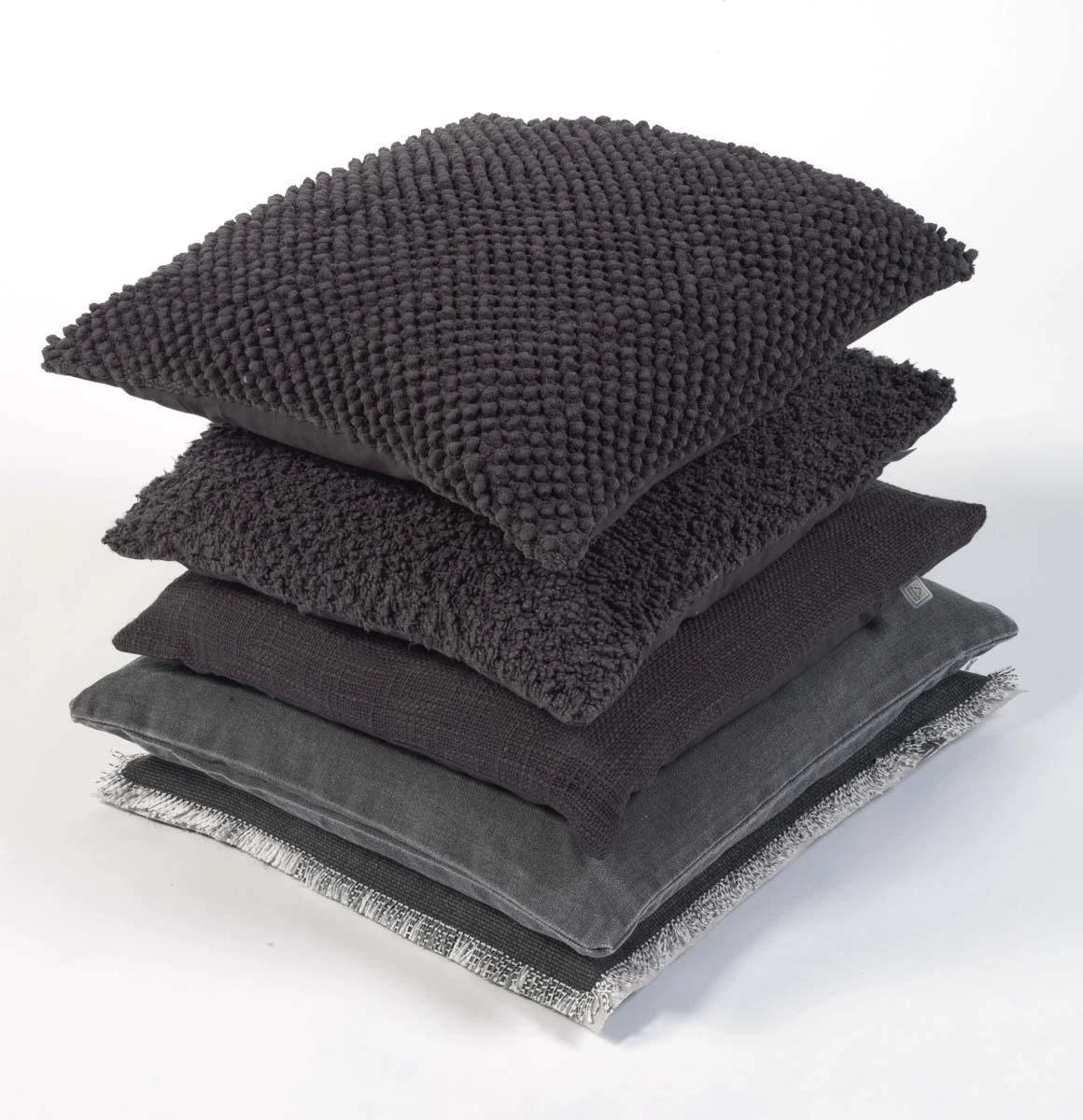 SARA - Sierkussen Donkergrijs 45x45 Cm - Inclusief Binnenvulling 5 SARA - Sierkussen Donkergrijs 45x45 Cm - Inclusief Binnenvulling - Afbeelding 5