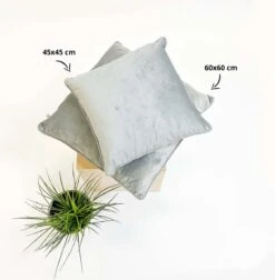 FINN - Kussenhoes Velvet 60x60 Cm - Micro Chip - Lichtgrijs - Exclusief Binnenkussen -Dutch Decor 1177x1200 1