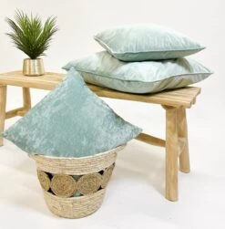 FINN - Kussenhoes Velvet 60x60 Cm - Jadeite - Lichtgroen - Exclusief Binnenkussen 11 FINN - Kussenhoes Velvet 60x60 Cm - Jadeite - Lichtgroen - Exclusief Binnenkussen -Dutch Decor 1179x1200