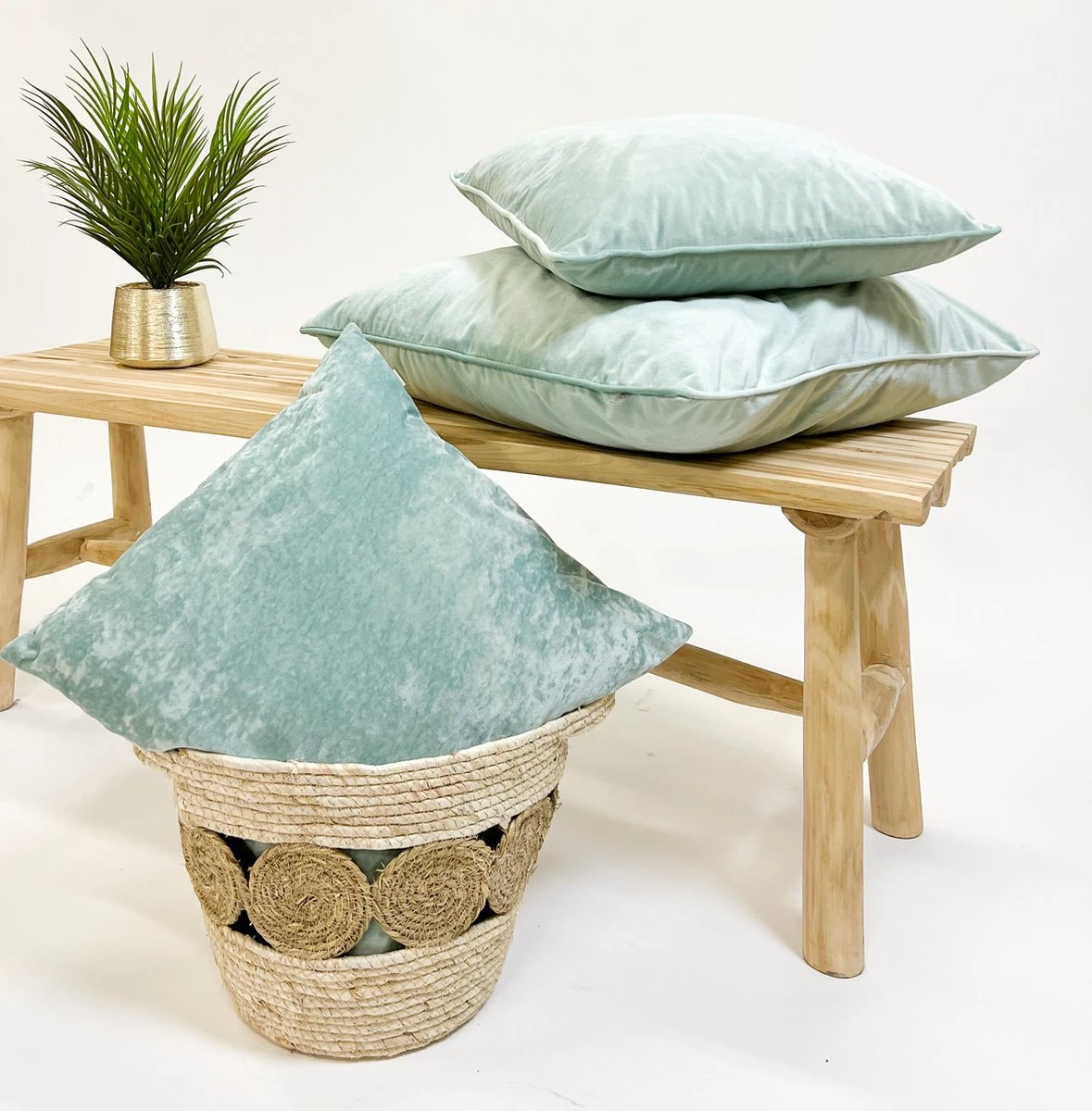 FINN - Kussenhoes Velvet 60x60 Cm - Jadeite - Lichtgroen - Exclusief Binnenkussen 6 FINN - Kussenhoes Velvet 60x60 Cm - Jadeite - Lichtgroen - Exclusief Binnenkussen - Afbeelding 6