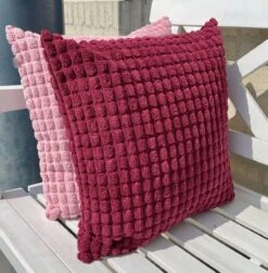 ROME - Sierkussen Uni 45x45 Cm - Red Plum - Donkerroze - Inclusief Binnenvulling 5 ROME - Sierkussen Uni 45x45 Cm - Red Plum - Donkerroze - Inclusief Binnenvulling -Dutch Decor 1180x1200 6