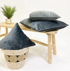 FINN - Sierkussen Velvet 60x60 Cm - Charcoal Gray - Antraciet - Inclusief Binnenvulling -Dutch Decor 1182x1200 12