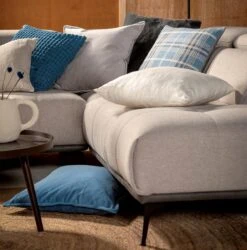 CAITH - Sierkussen Velvet 100% Katoen 50x50 Cm - Provincial Blue - Lichtblauw - Inclusief Binnenvulling -Dutch Decor 1187x1200 12