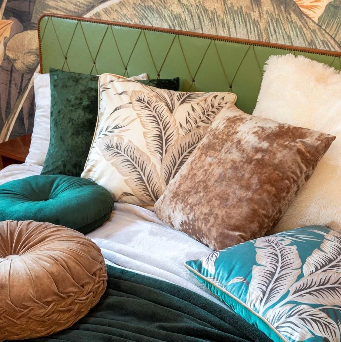 PALMER - Sierkussen Velvet Pumice Stone 45x45 Cm - Beige - Inclusief Binnenvulling 4 PALMER - Sierkussen Velvet Pumice Stone 45x45 Cm - Beige - Inclusief Binnenvulling - Afbeelding 4