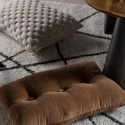 VALERIE - Sierkussen Velvet 40x60 Cm - Tobacco Brown - Bruin - Inclusief Binnenvulling -Dutch Decor 1198x1200 48