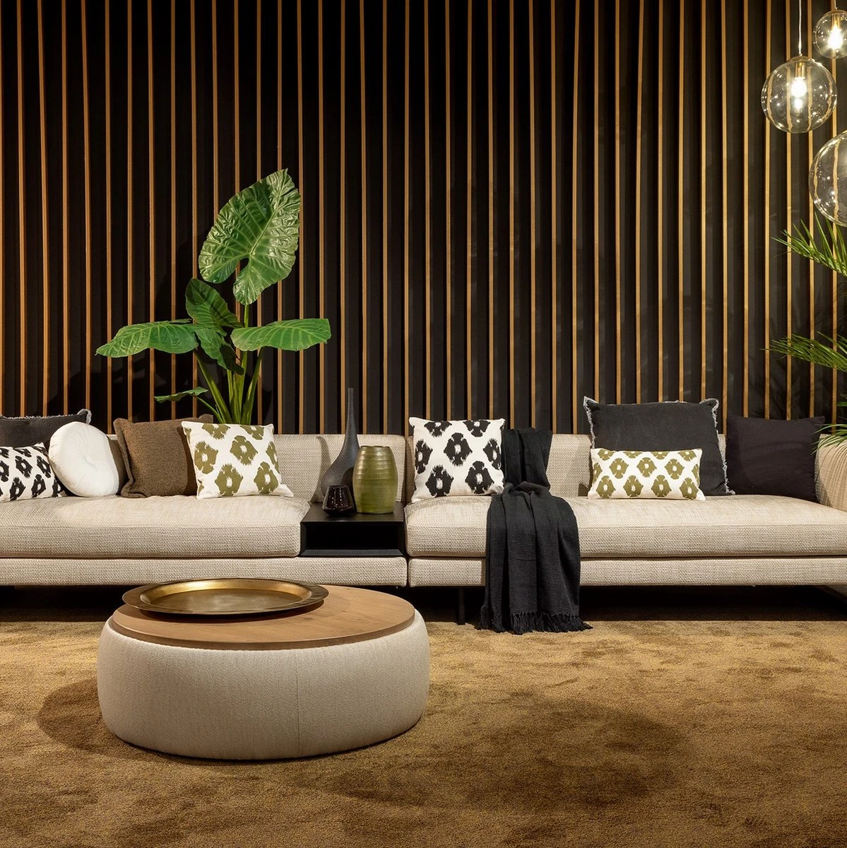 Dutch Decor RICO - Sierkussen 45x45 Cm Olive Branch - Groen - Inclusief Binnenkussen 4 Dutch Decor RICO - Sierkussen 45x45 Cm Olive Branch - Groen - Inclusief Binnenkussen - Afbeelding 4