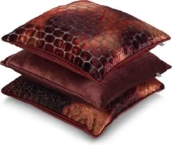 CIDO - Sierkussen Velvet Bordeaux 45x45 Cm - Rood - Inclusief Binnenvulling -Dutch Decor 1200x1017