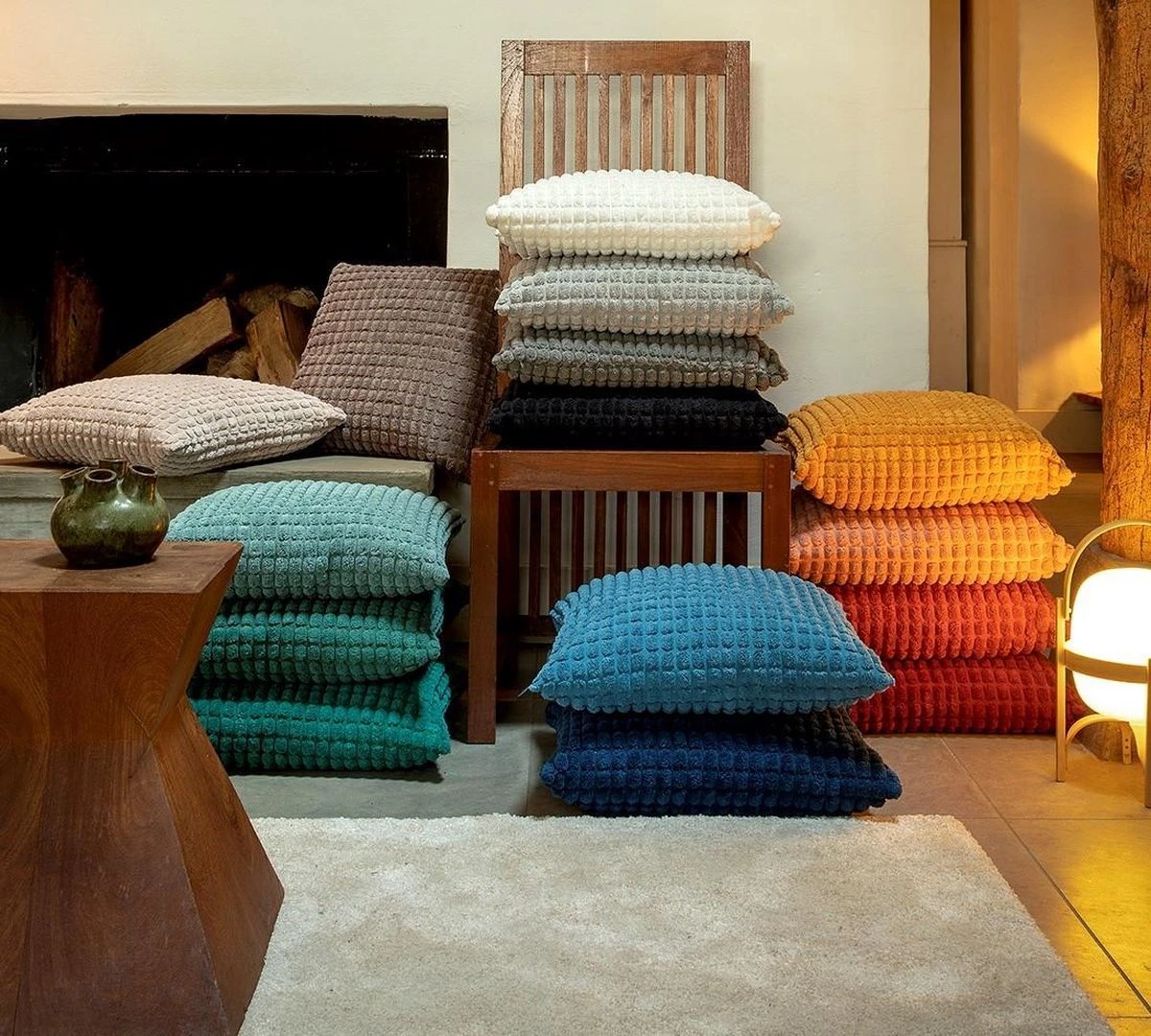 ROME - Sierkussen Uni 45x45 Cm - Raven - Zwart - Inclusief Binnenvulling 6 ROME - Sierkussen Uni 45x45 Cm - Raven - Zwart - Inclusief Binnenvulling - Afbeelding 6