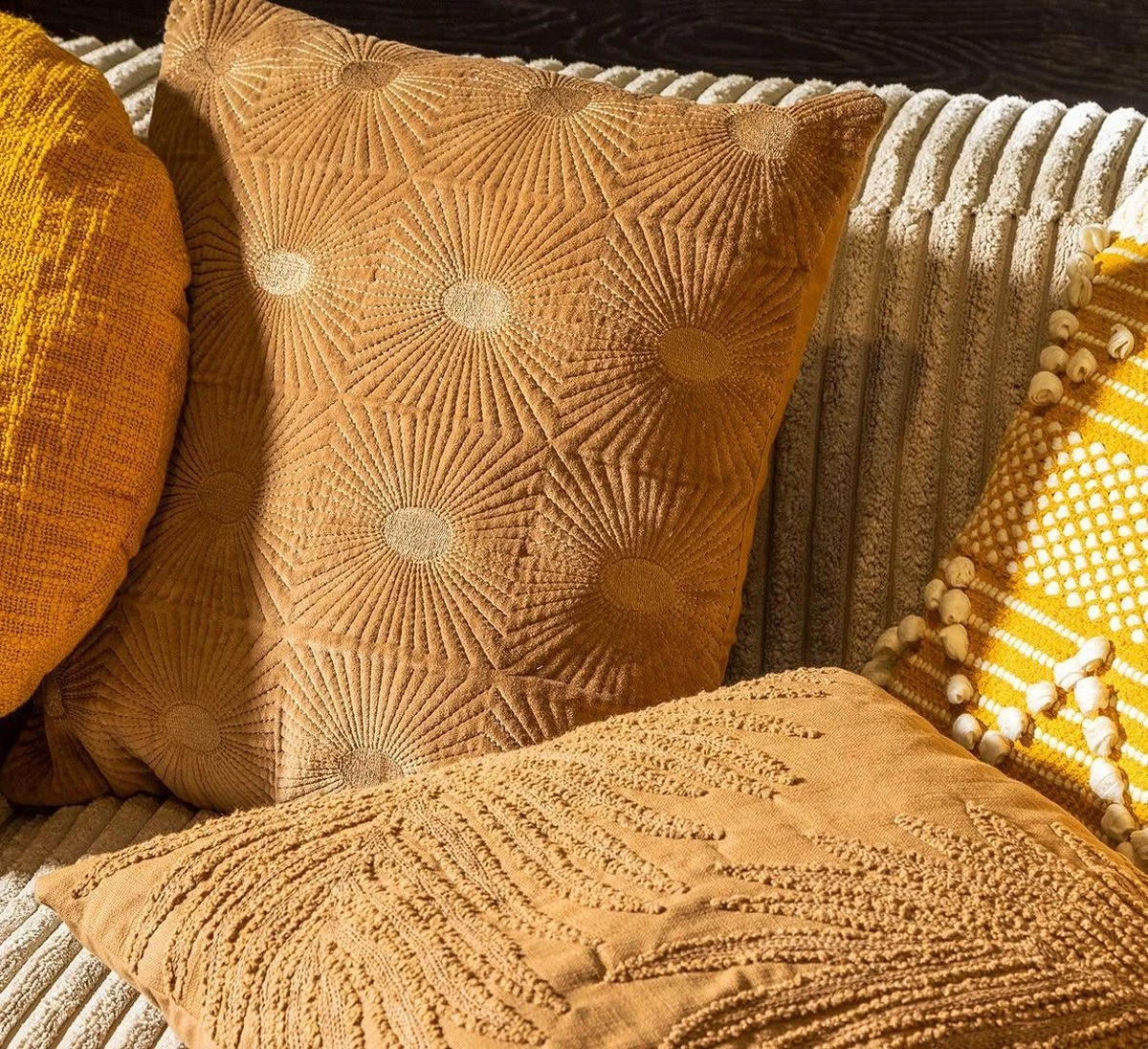 SUN - Sierkussen Van Katoen 45x45 Cm Tobacco Brown - Bruin - Inclusief Binnenkussen 4 SUN - Sierkussen Van Katoen 45x45 Cm Tobacco Brown - Bruin - Inclusief Binnenkussen - Afbeelding 4