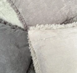 WODDY - Kussenhoes Taupe 45x45 Cm - Exclusief Binnenkussen -Dutch Decor 1200x1127