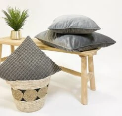 FINN - Sierkussen Velvet 60x60 Cm - Driftwood - Taupe - Inclusief Binnenvulling 6 FINN - Sierkussen Velvet 60x60 Cm - Driftwood - Taupe - Inclusief Binnenvulling -Dutch Decor 1200x1143 7