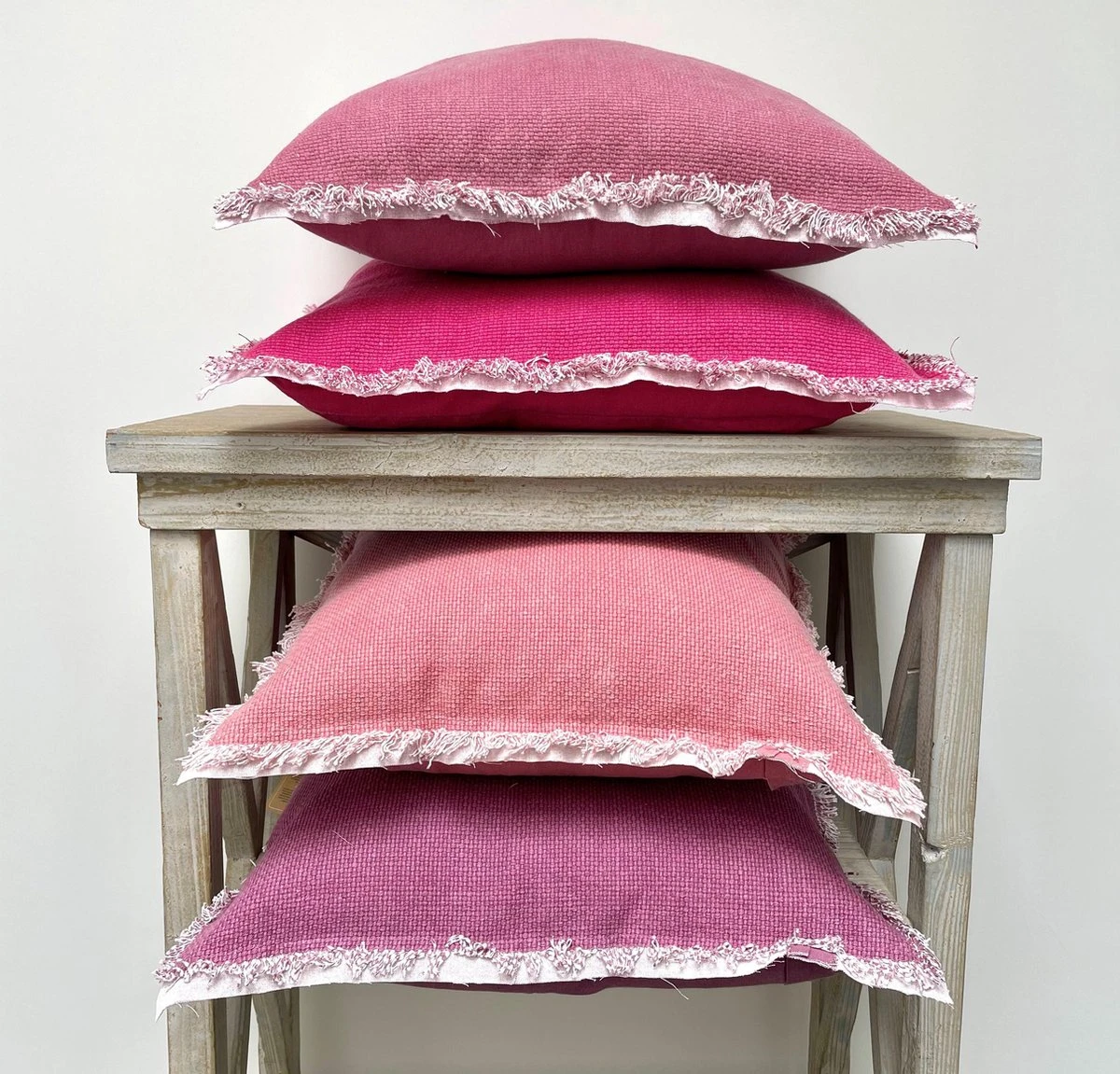 BURTO - Sierkussen Van Gewassen Katoen Red Plum 45x45 Cm - Roze - Inclusief Binnenvulling 4 BURTO - Sierkussen Van Gewassen Katoen Red Plum 45x45 Cm - Roze - Inclusief Binnenvulling - Afbeelding 4