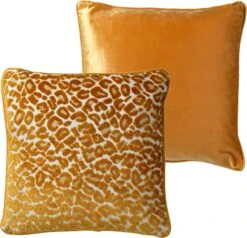 LEONA - Kussenhoes Velvet 45x45 Cm - Golden Glow - Geel - Panterprint - Exclusief Binnenkussen -Dutch Decor 1200x1157 3