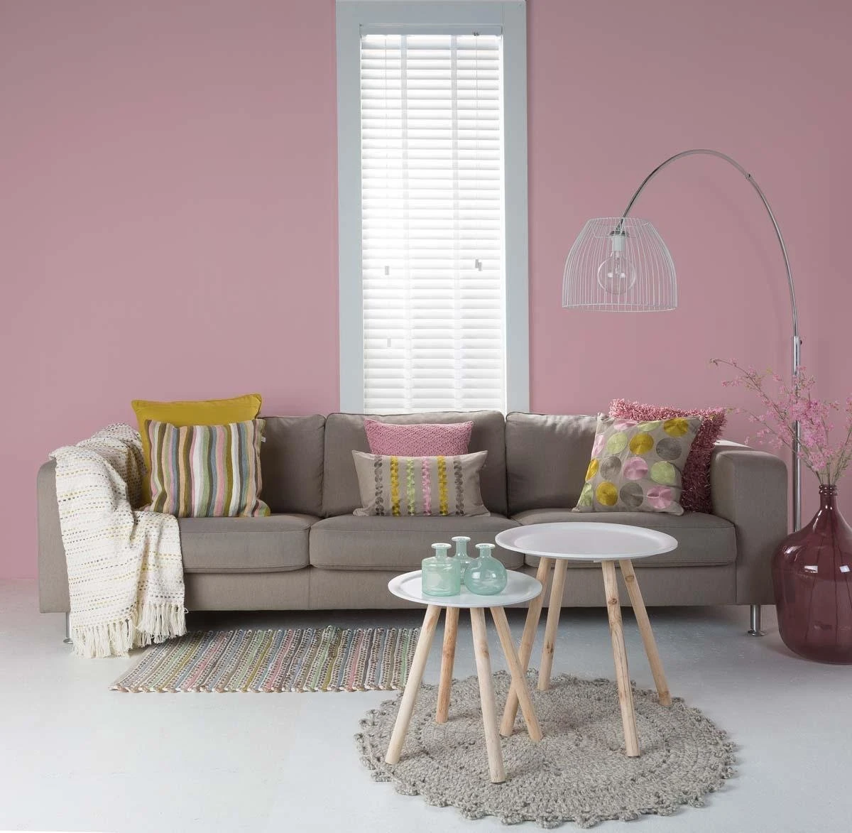 SARU - Sierkussen Geborduurd 45x45 Cm - Geel - Donker Lime - Streepjes - Retro - Inclusief Binnenvulling 5 SARU - Sierkussen Geborduurd 45x45 Cm - Geel - Donker Lime - Streepjes - Retro - Inclusief Binnenvulling - Afbeelding 5