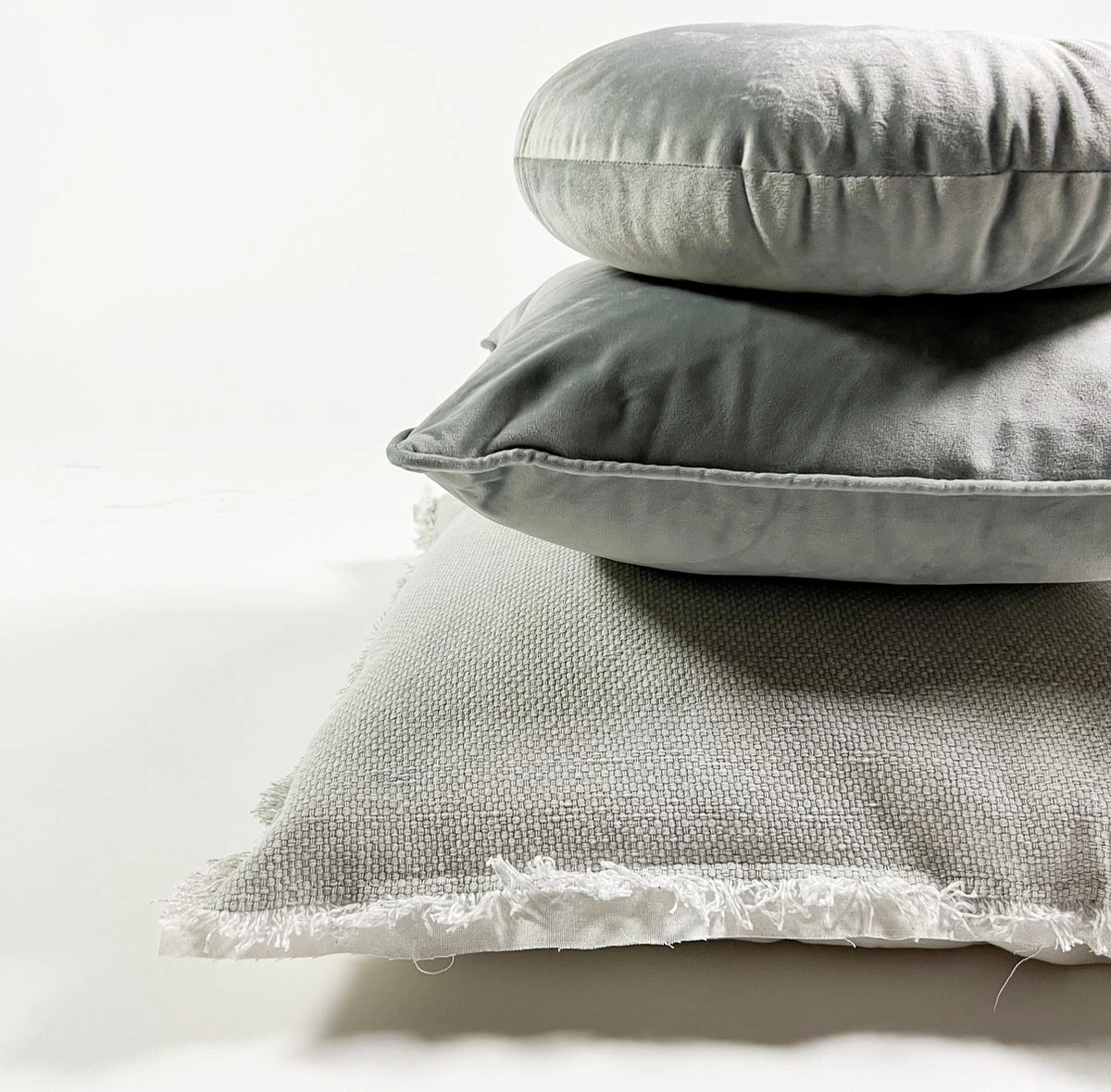 BURTO - Sierkussen Van Gewassen Katoen Micro Chip 60x60 Cm - Grijs - Inclusief Binnenvulling 4 BURTO - Sierkussen Van Gewassen Katoen Micro Chip 60x60 Cm - Grijs - Inclusief Binnenvulling - Afbeelding 4