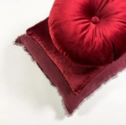 BURTO - Kussenhoes Van Gewassen Katoen Merlot 60x60 Cm - Rood - Exclusief Binnenkussen 11 BURTO - Kussenhoes Van Gewassen Katoen Merlot 60x60 Cm - Rood - Exclusief Binnenkussen -Dutch Decor 1200x1193 15