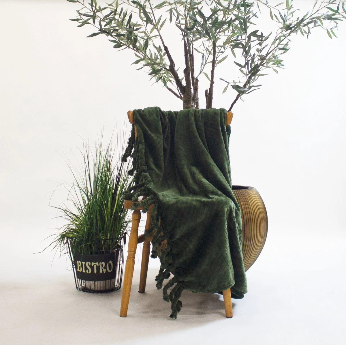 Dutch Decor - ZIGGY - Plaid Van Fleece 140x180 Cm Chive - Groen - Deken 4 Dutch Decor - ZIGGY - Plaid Van Fleece 140x180 Cm Chive - Groen - Deken - Afbeelding 4