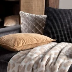 FINN - Sierkussen Velvet 30x50 Cm - Tobacco Brown - Bruin - Inclusief Binnenvulling -Dutch Decor 1200x1198 23