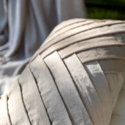 FEMM - Sierkussen Velvet 30x50 Cm - Pumice Stone - Beige - Inclusief Binnenvulling -Dutch Decor 1200x1198 41