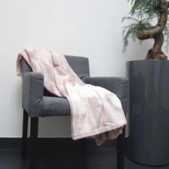 Dutch Decor - IMTEX - Plaid 130x180 Cm - Roze - Grijs - Wit - Deken -Dutch Decor 1200x1198 58