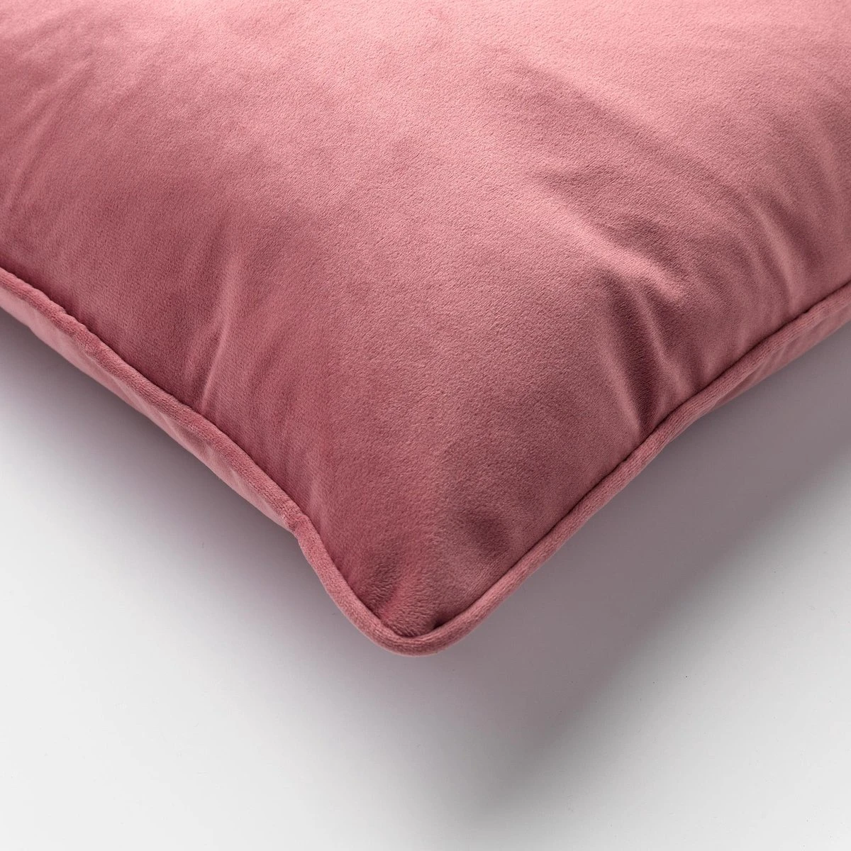 FINN - Sierkussen Velvet 60x60 Cm - Dusty Rose - Roze - Inclusief Binnenvulling 2 FINN - Sierkussen Velvet 60x60 Cm - Dusty Rose - Roze - Inclusief Binnenvulling - Afbeelding 2