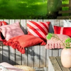 PEBBE - Sierkussen Velvet 45x45 Cm - Aurora Red - Rood - Roze - Strepen - Color Blocking - Inclusief Binnenvulling -Dutch Decor 1200x1200 1068