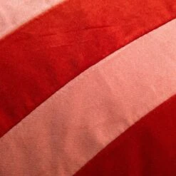 PEBBE - Sierkussen Velvet 45x45 Cm - Aurora Red - Rood - Roze - Strepen - Color Blocking - Inclusief Binnenvulling -Dutch Decor 1200x1200 1069