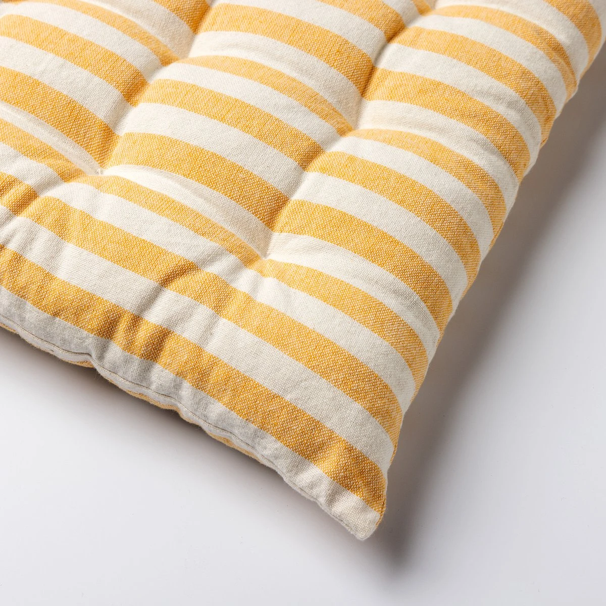 Dutch Decor - COOPER- Matraskussen Met Gestreept Motief- Golden Glow - Vierkant - 40x40 Cm - Zitkussen 4 Dutch Decor - COOPER- Matraskussen Met Gestreept Motief- Golden Glow - Vierkant - 40x40 Cm - Zitkussen - Afbeelding 4