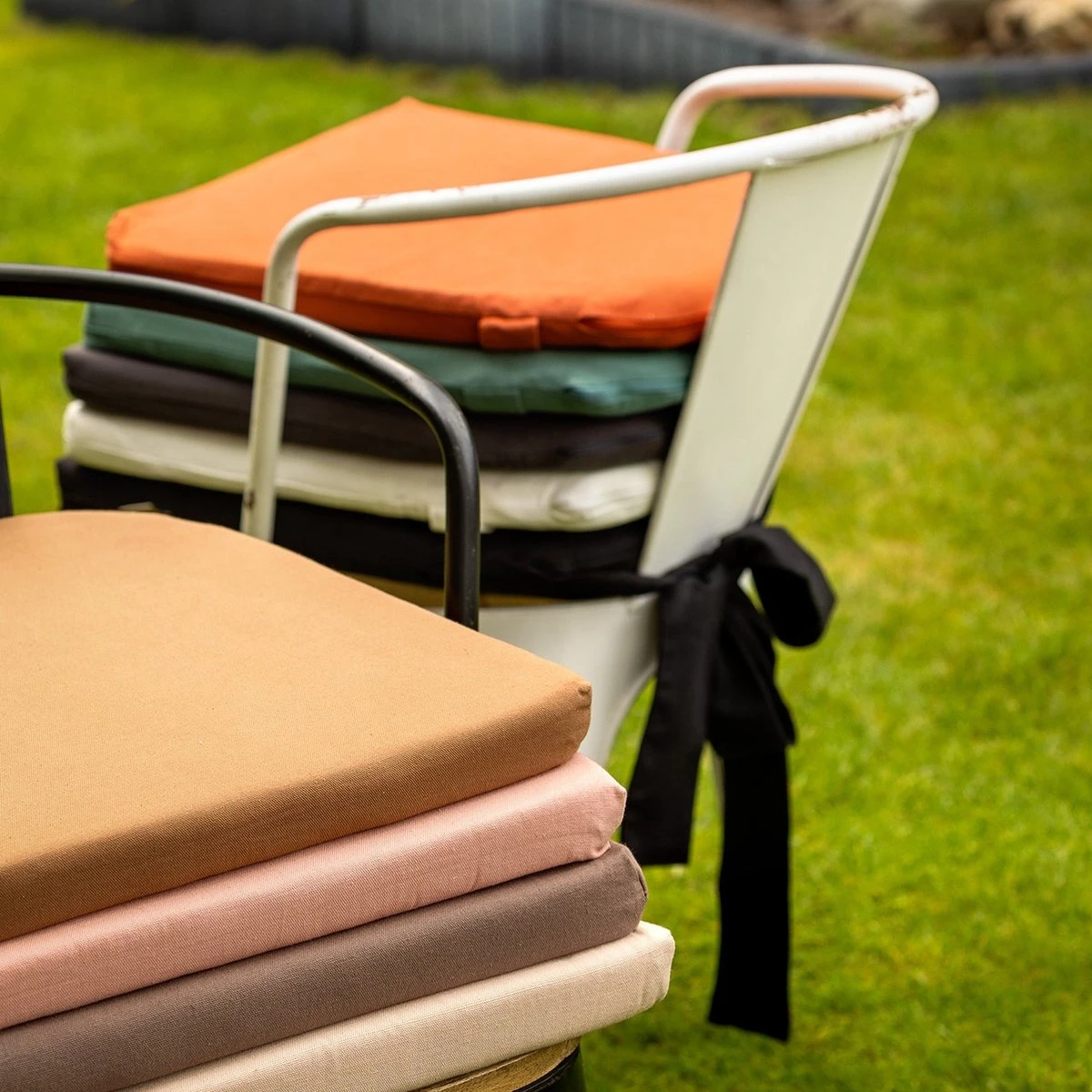 Dutch Decor - JAVA - Stoelkussen Met Lint Driftwood 40x40 Cm - Taupe - Zitkussen 2 Dutch Decor - JAVA - Stoelkussen Met Lint Driftwood 40x40 Cm - Taupe - Zitkussen - Afbeelding 2