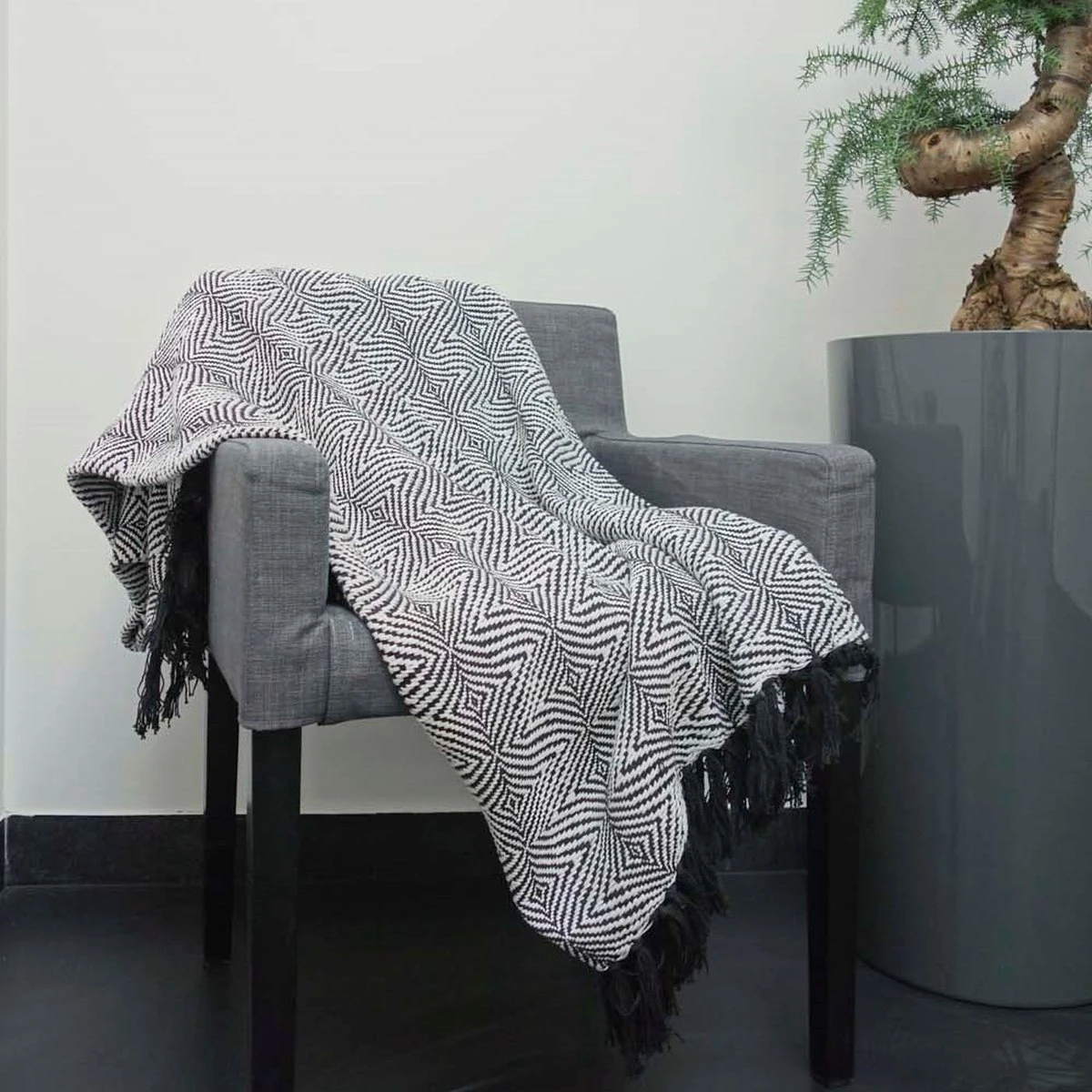 Dutch Decor - SABINE - Plaid Zwart 130x180 Cm - Deken 12 Dutch Decor - SABINE - Plaid Zwart 130x180 Cm - Deken - Afbeelding 12