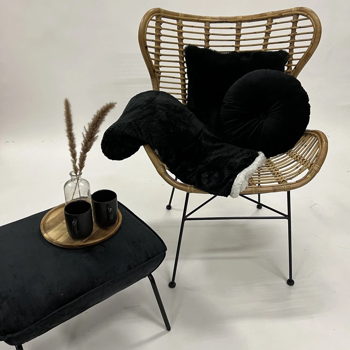 Dutch Decor - CODY - Plaid Raven 150x200 Cm - Zwart - Teddy - Deken 2 Dutch Decor - CODY - Plaid Raven 150x200 Cm - Zwart - Teddy - Deken - Afbeelding 2