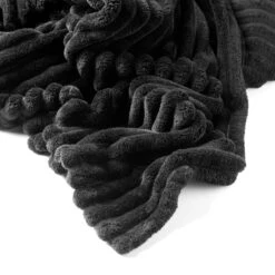 Dutch Decor - RICKY - Plaid 150x200 Cm Raven - Zwart - Deken 5 Dutch Decor - RICKY - Plaid 150x200 Cm Raven - Zwart - Deken -Dutch Decor 1200x1200 1189