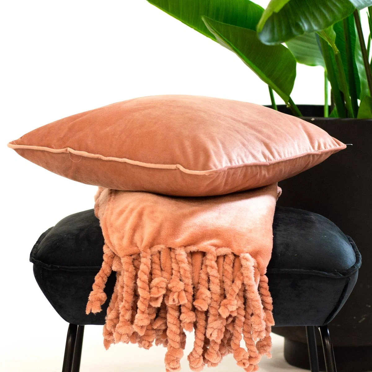 Dutch Decor - FLORIJN - Plaid Fleece 150x200 Cm - Muted Clay - Roze - Superzacht - Met Franjes - Deken 4 Dutch Decor - FLORIJN - Plaid Fleece 150x200 Cm - Muted Clay - Roze - Superzacht - Met Franjes - Deken - Afbeelding 4