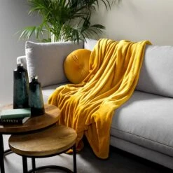 Dutch Decor - HARVEY - Plaid Fleece 150x200 Cm - Golden Glow - Geel - Superzacht - Deken -Dutch Decor 1200x1200 1228