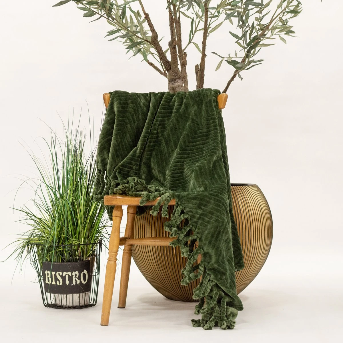 Dutch Decor - ZIGGY - Plaid Van Fleece 140x180 Cm Chive - Groen - Deken 2 Dutch Decor - ZIGGY - Plaid Van Fleece 140x180 Cm Chive - Groen - Deken - Afbeelding 2