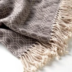 Dutch Decor - ELODIE - Plaid 140x180 Cm - Charcoal Gray - Taupe / Grijs / Beige - Geometrisch Patroon - Franjes - Deken -Dutch Decor 1200x1200 1276