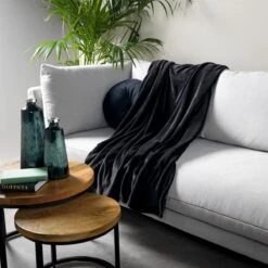 Dutch Decor - HARVEY - Plaid Fleece 150x200 Cm - Raven - Zwart - Superzacht - Deken -Dutch Decor 1200x1200 1283