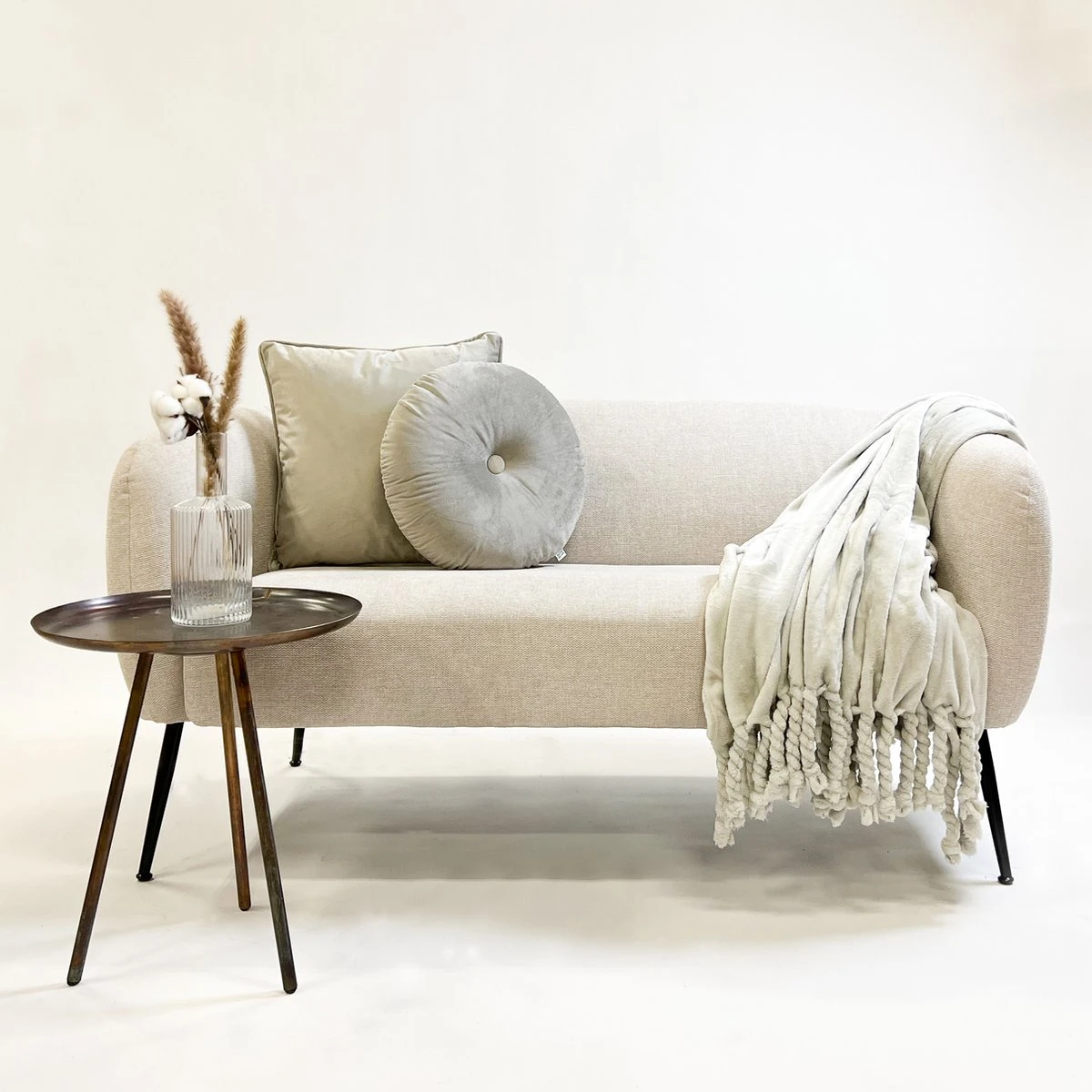 Dutch Decor - FLORIJN - Plaid Fleece 150x200 Cm - Pumice Stone - Beige - Superzacht - Met Franjes - Deken 3 Dutch Decor - FLORIJN - Plaid Fleece 150x200 Cm - Pumice Stone - Beige - Superzacht - Met Franjes - Deken - Afbeelding 3