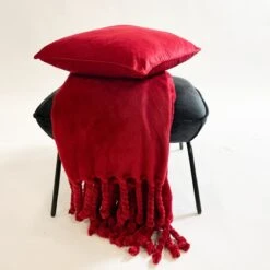 Dutch Decor - FLORIJN - Plaid Fleece 150x200 Cm - Chili Pepper - Rood - Superzacht - Met Franjes - Deken -Dutch Decor 1200x1200 1346