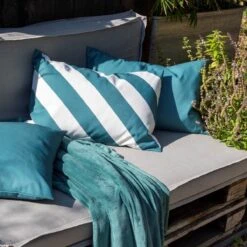 Dutch Decor - SANZENO - Outdoor Kussenhoes 40x60 Cm - Waterafstotend En Uv-bestendig - Gestreept - Sagebrush Green - Wit En Groen - Buitenkussen - Tuinkussen - Loungekussen- Voor Buiten -Dutch Decor 1200x1200 229