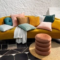 Set Van 2 Kussenhoezen - Dutch Decor CAITH - 50x50 Cm - Velvet - Muted Clay - Roze - Unikleur -Dutch Decor 1200x1200 289