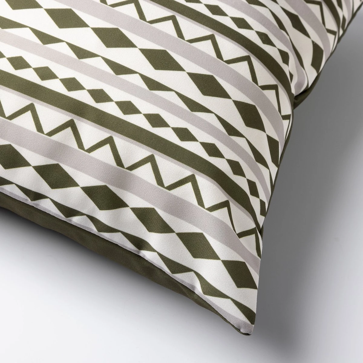 Dutch Decor - MAURO - Outdoor Kussenhoes 45x45 Cm - Waterafstotend En Uv-bestendig - Olive Branch - Groen - Buitenkussen - Tuinkussen - Loungekussen- Voor Buiten 3 Dutch Decor - MAURO - Outdoor Kussenhoes 45x45 Cm - Waterafstotend En Uv-bestendig - Olive Branch - Groen - Buitenkussen - Tuinkussen - Loungekussen- Voor Buiten - Afbeelding 3